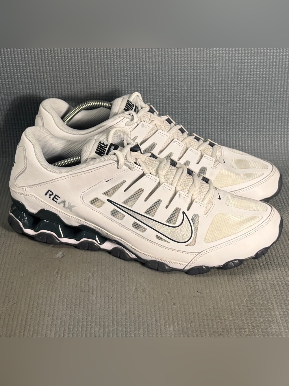 Nike Reax 8 TR Mesh White Metallic Silver Training Shoes 621716-108 Men Size 13